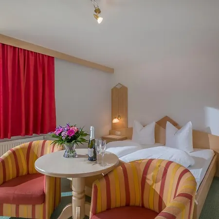 Enzian Otel Pertisau